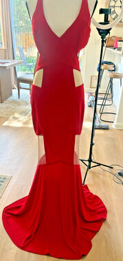 Terani Couture Red V-Neck Cutout Mermaid Gown Elegant Evening Dress 6 MSRP $799